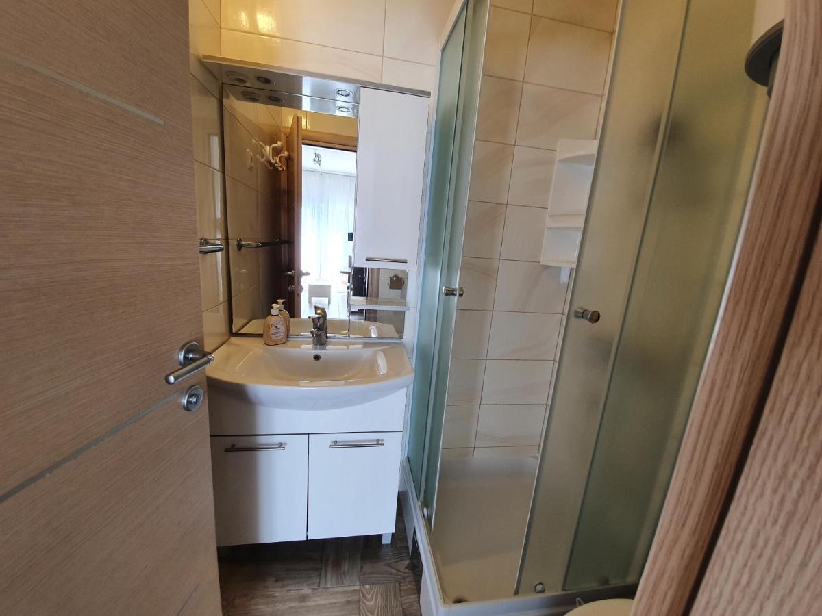 Apartmani Bozic-Tokic Krk Town Exterior foto