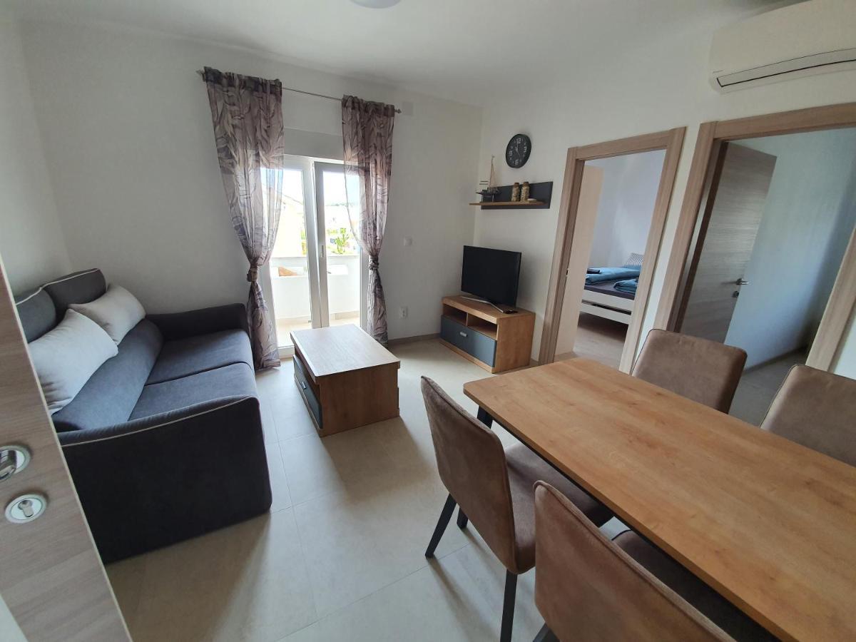 Apartmani Bozic-Tokic Krk Town Exterior foto
