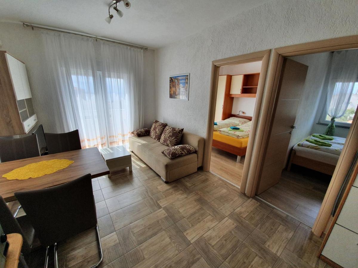 Apartmani Bozic-Tokic Krk Town Exterior foto