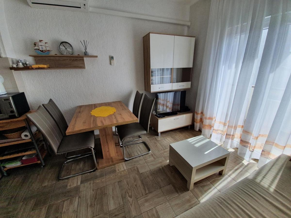 Apartmani Bozic-Tokic Krk Town Exterior foto
